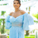 Rochie Anelise baby blue, lunga, cu crăpătură pe picior și detalii strălucitoare