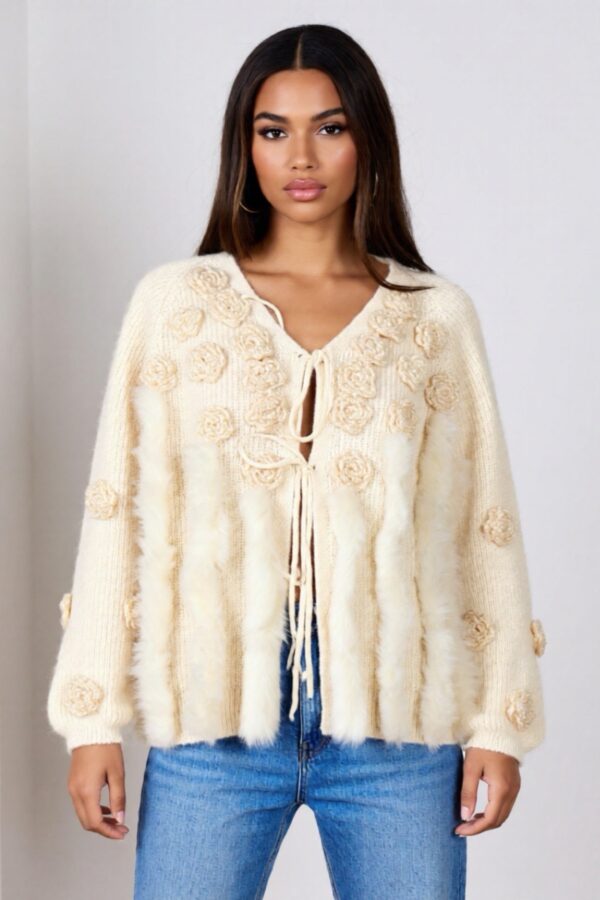 Pulovaras cu detalii din blăniță naturala