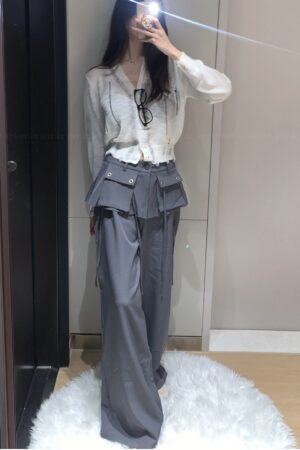 Pantaloni casual cu buzunare în fata